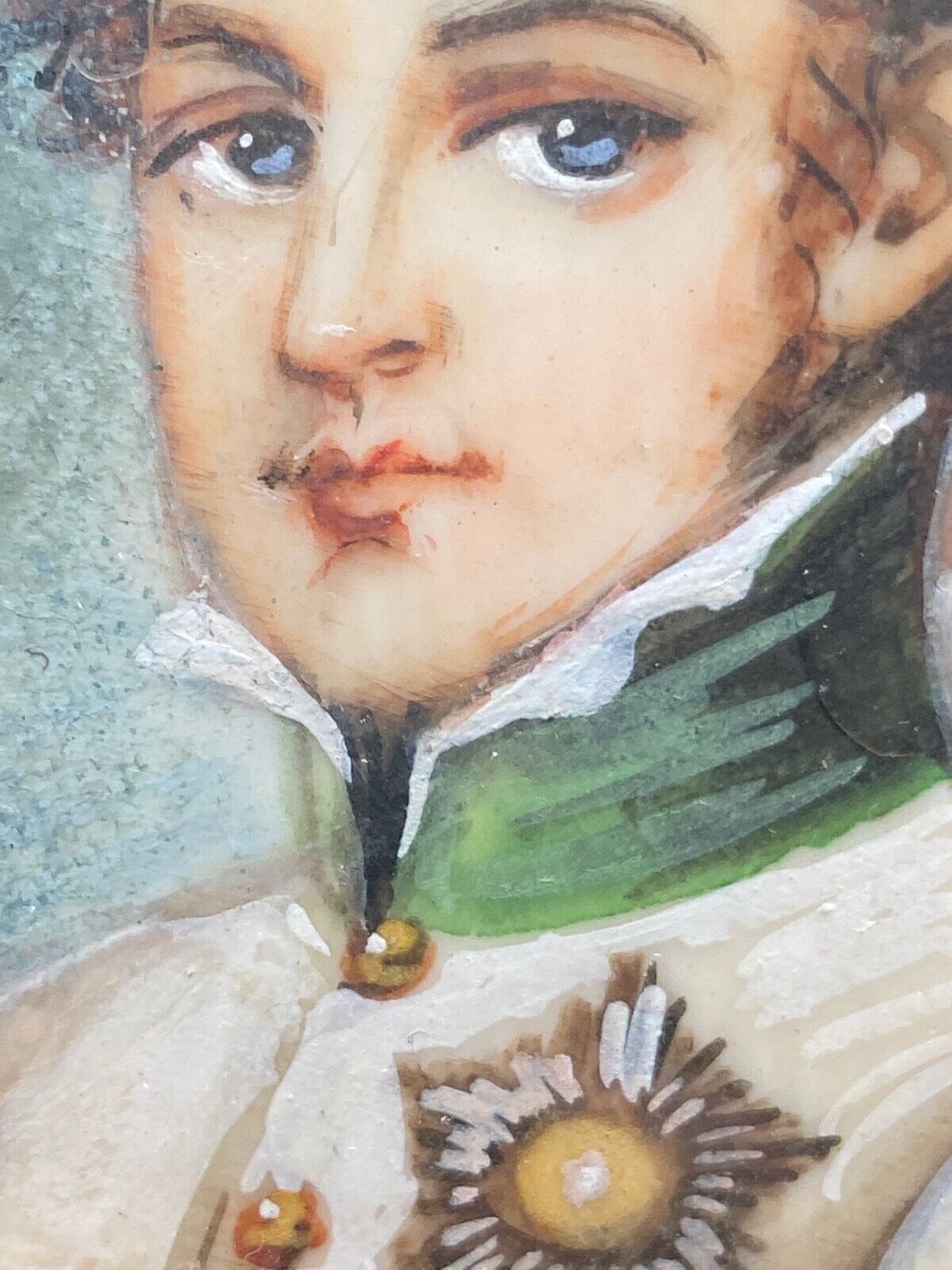 Hand-painted miniature by gille xxeme representing the eaglet