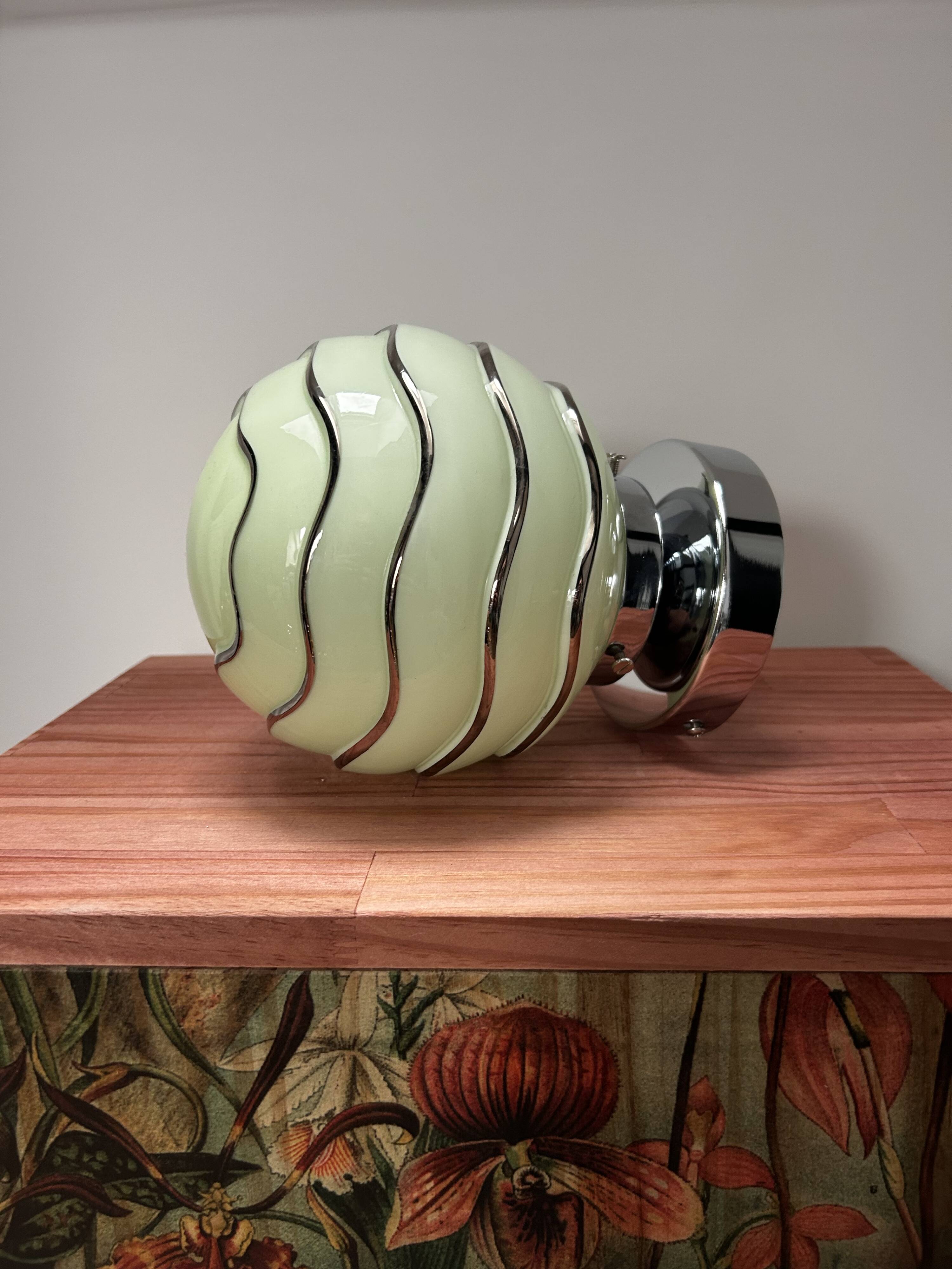 Applique murale Art Déco base chromée