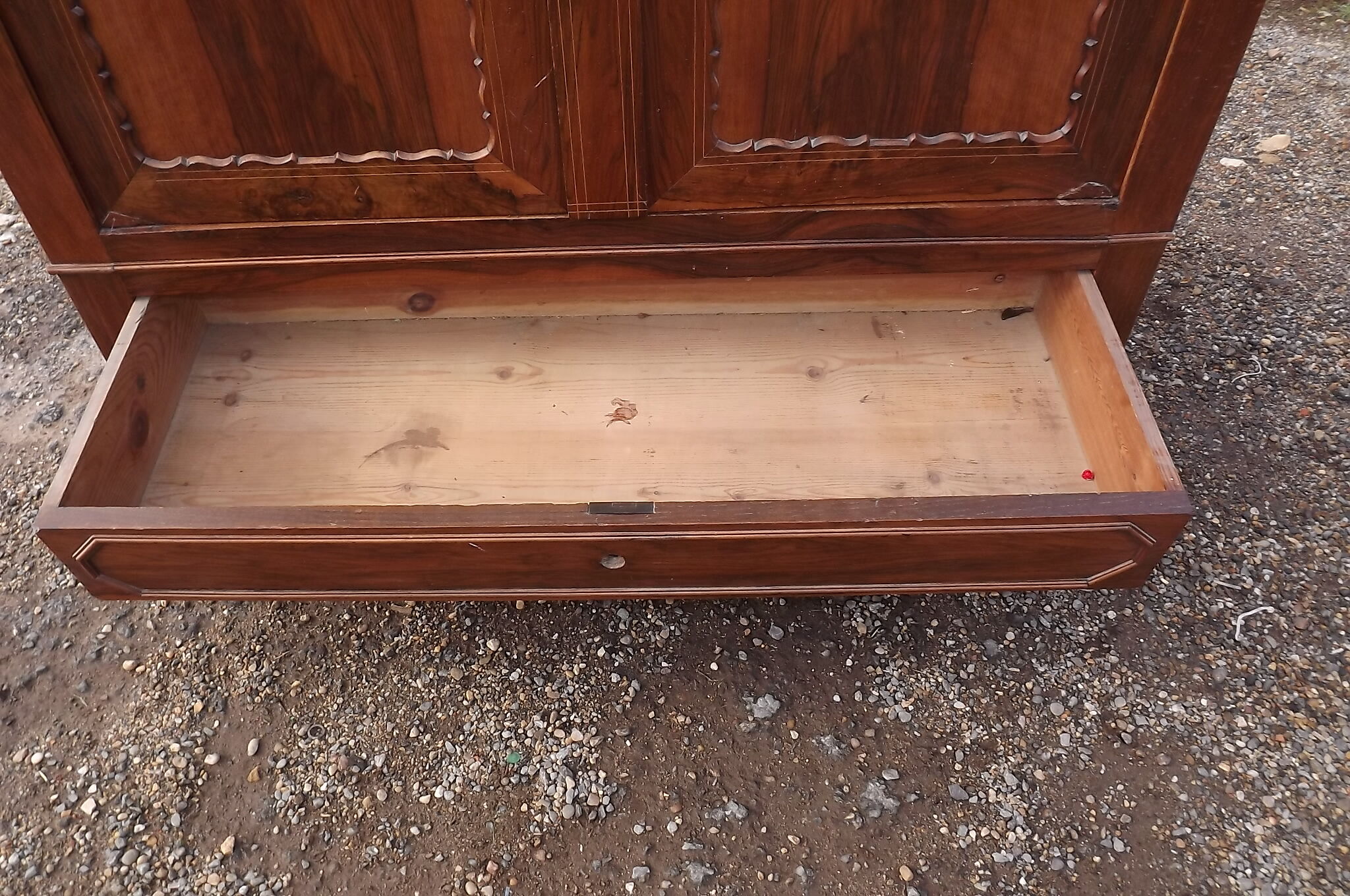 Armoire Louis-Philippe en noyer du XIXème