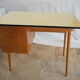 Bureau en bois plateau formica des années 60