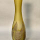 Vase en pâte de verre à long col