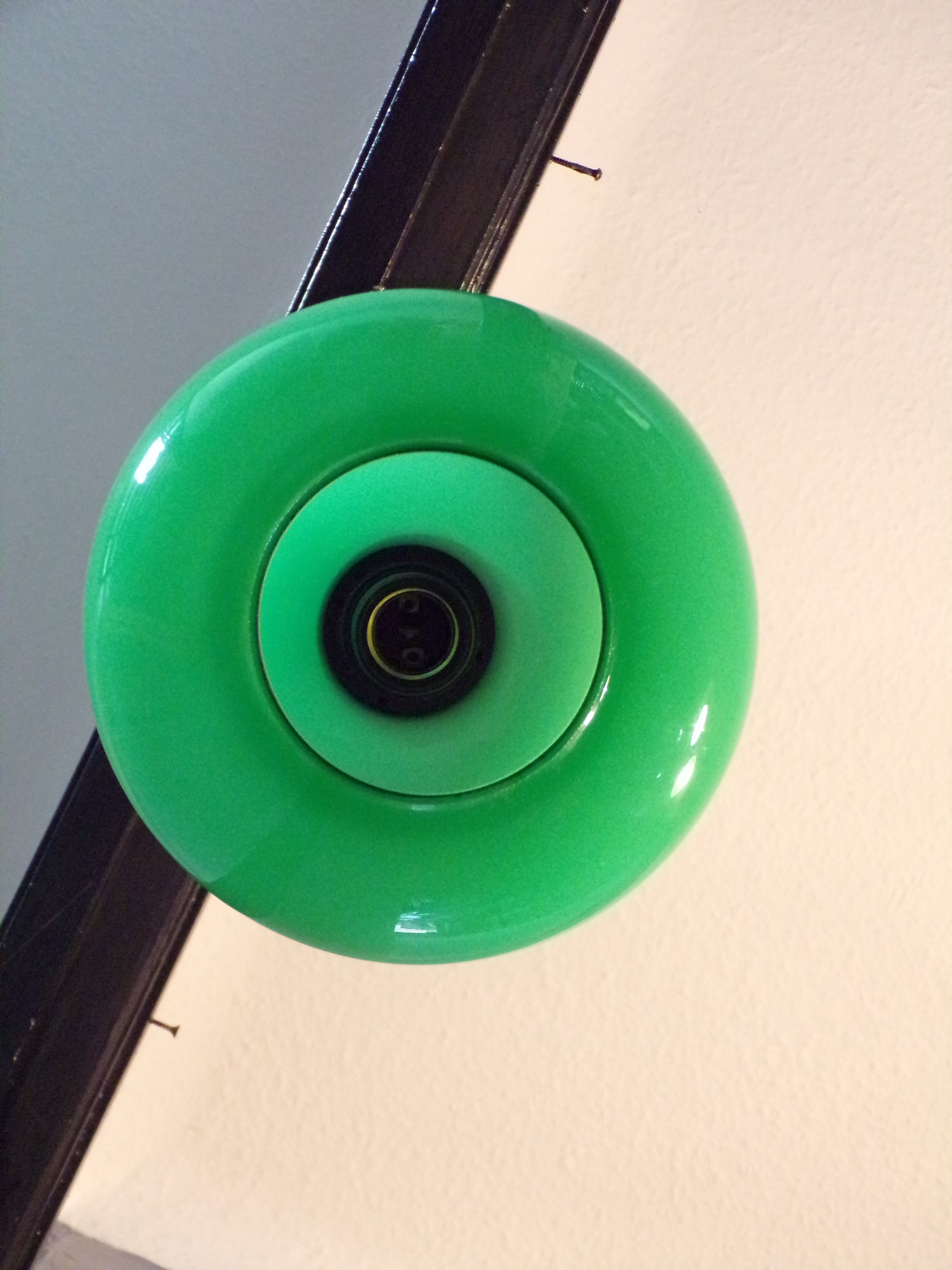 Suspension opaline verte 1970