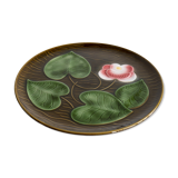 Plat à décor fleuri