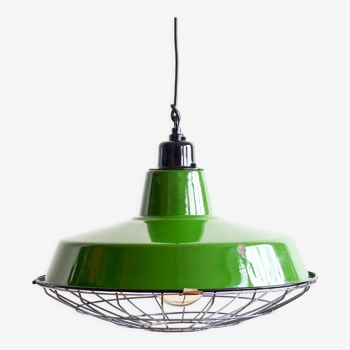 Flat green mesh enamelled pendant lamps.