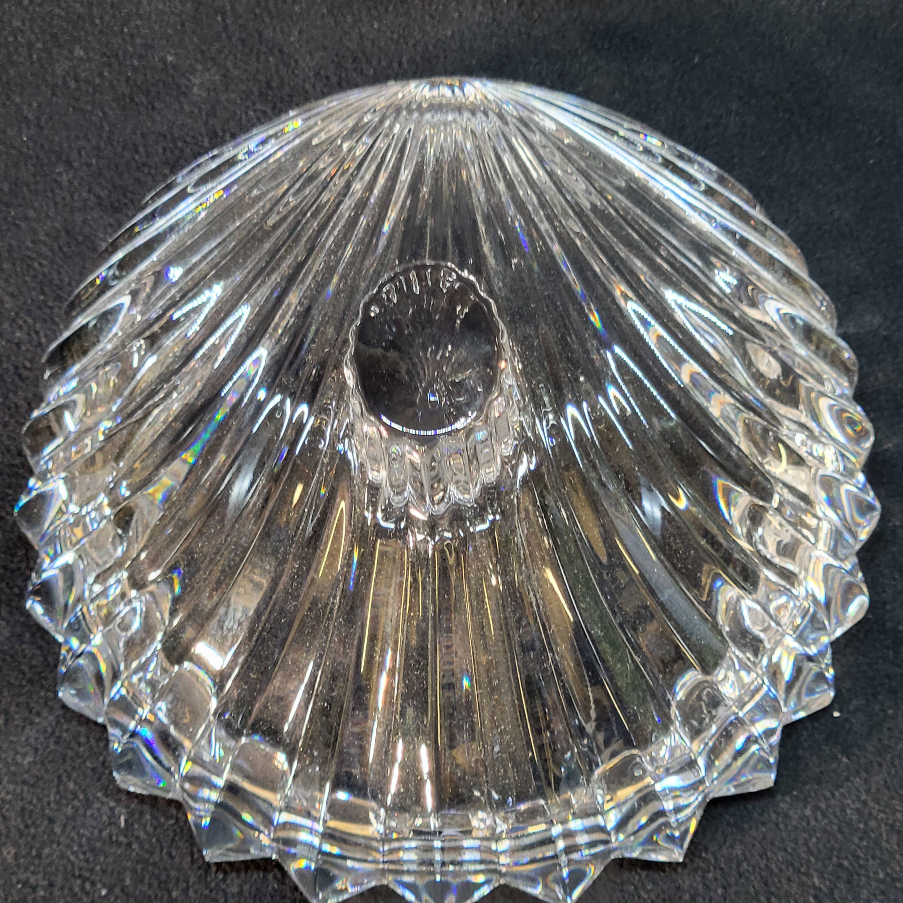 Covered box in villeroy and boch crystal shell shape vintage