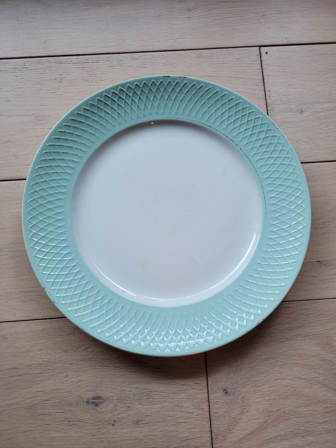 Flat plate mint