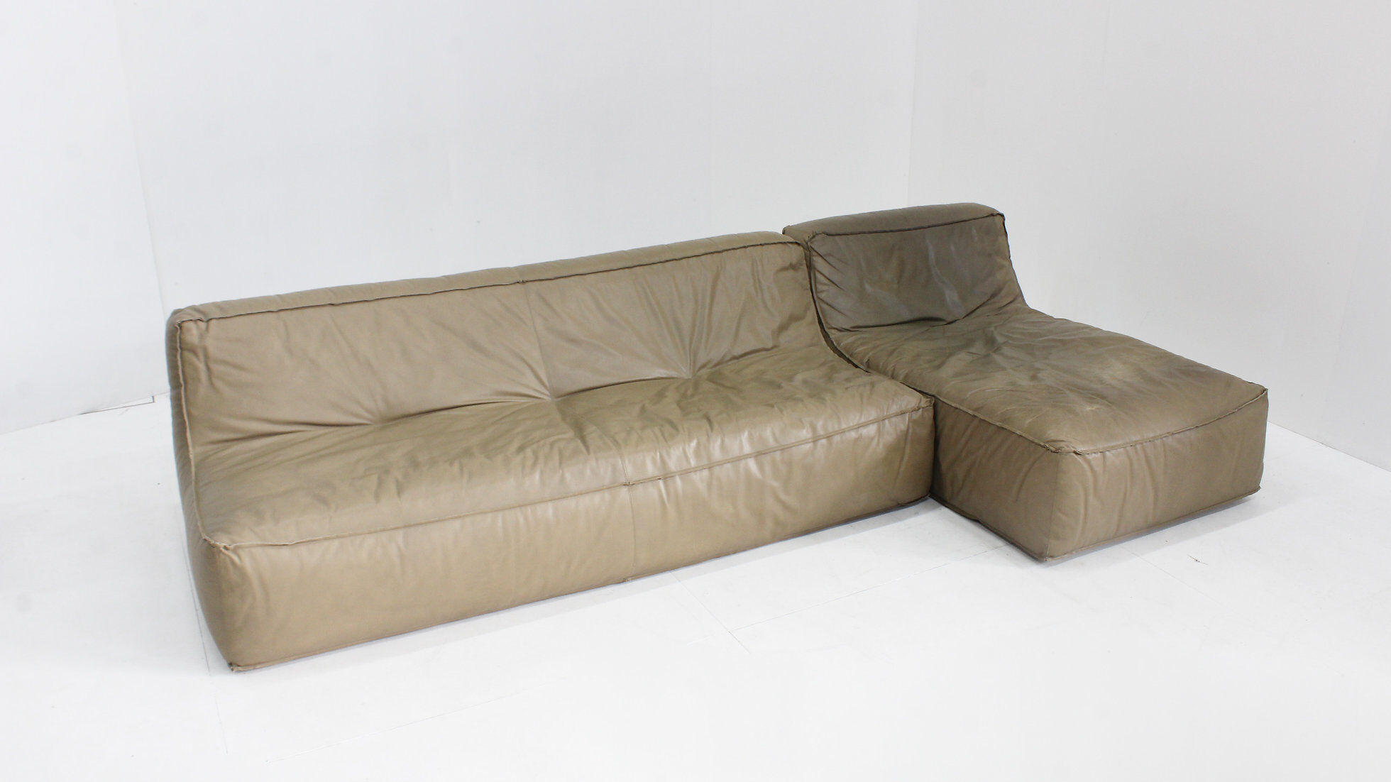 Vintage modular green leather sofa by Verzelloni Italy 1990s