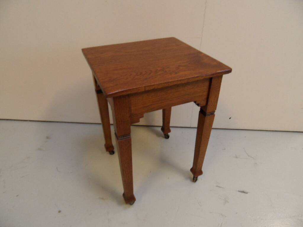 Vintage oak sidetable