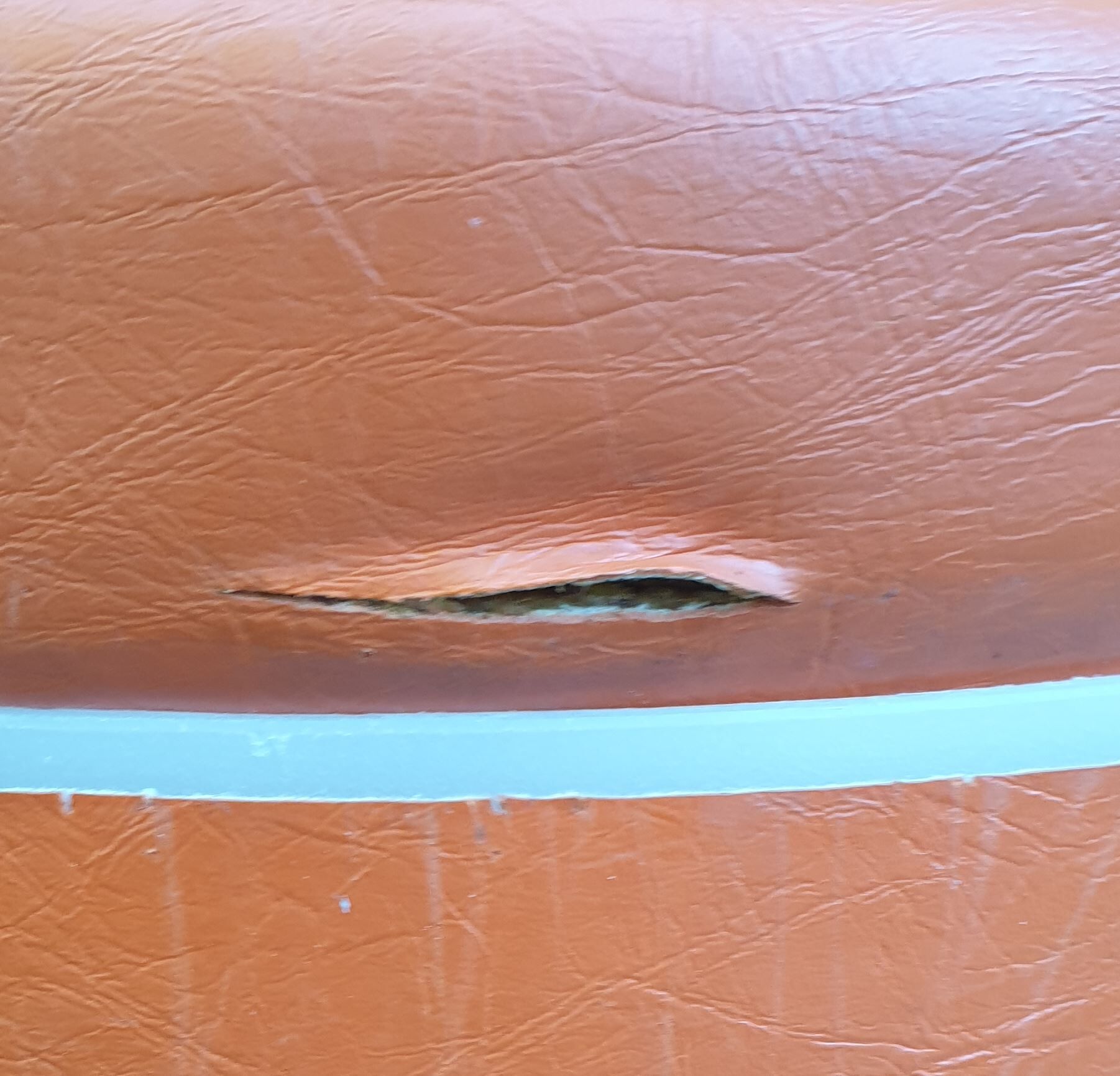 Pouf chest seventies in orange skaï
