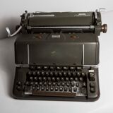 Hermes ambassador typewriter, 1952