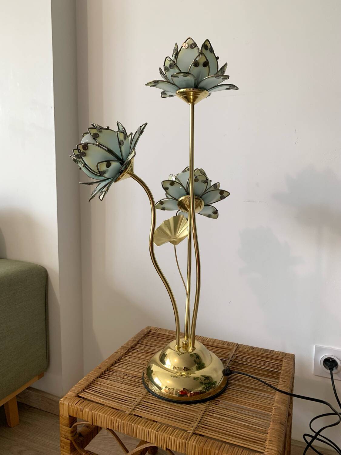 Vintage lotus flower lamp