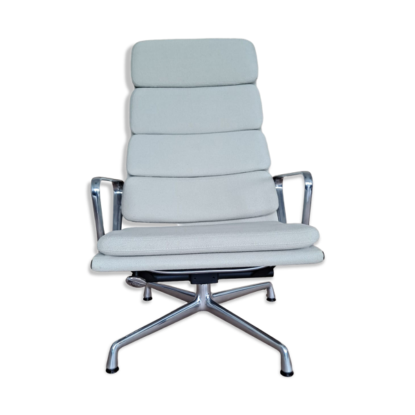 Fauteuil EA222 Soft Pad design Charles et Ray Eames - Bon état sur Selency