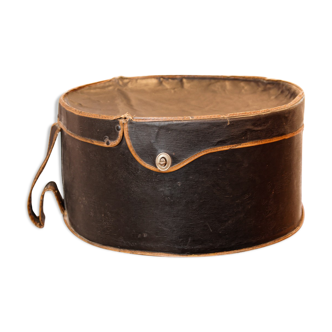 Coated canvas hat box and dandy hat