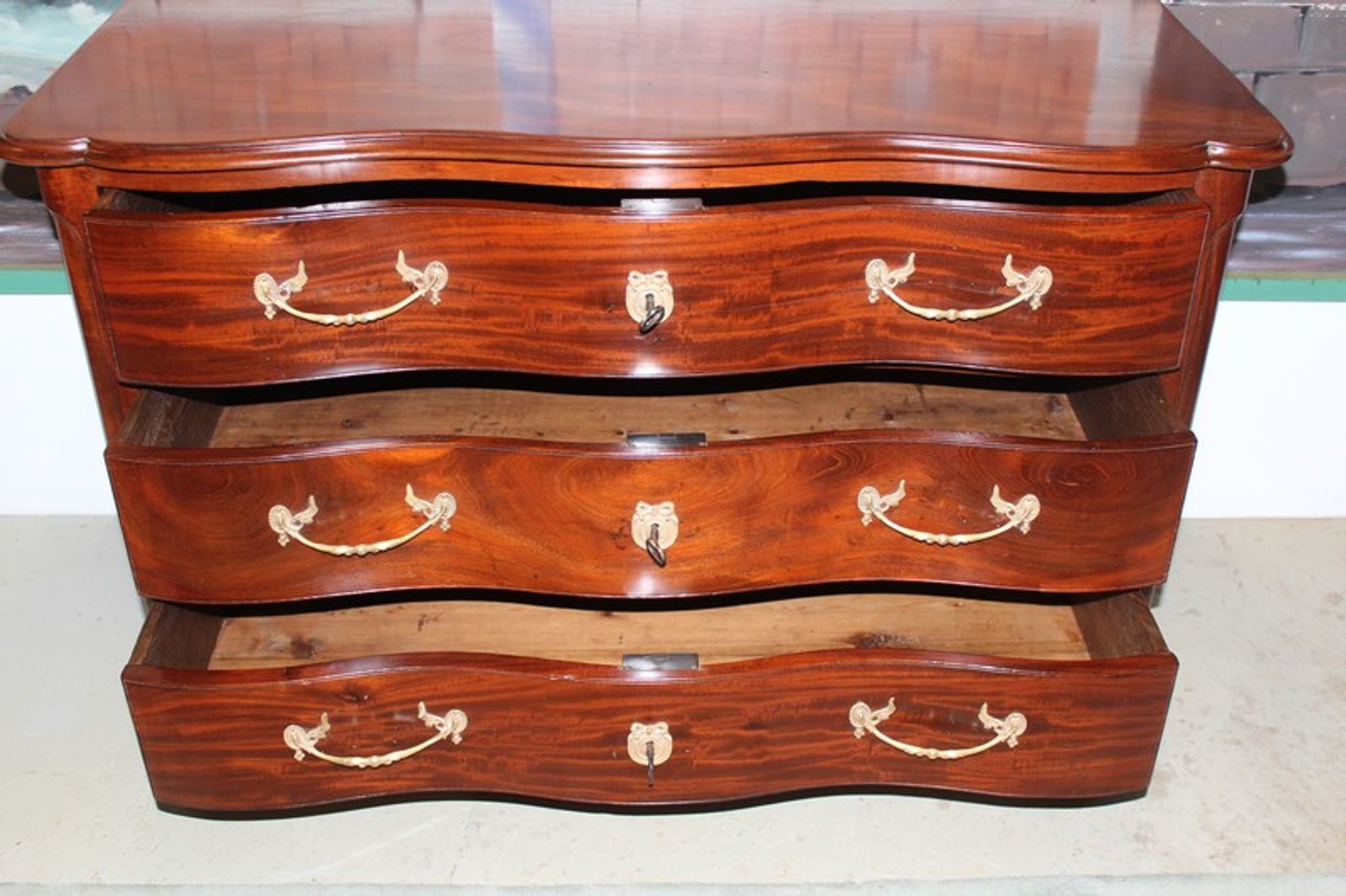 Dresser Louis XV mahogany 18th