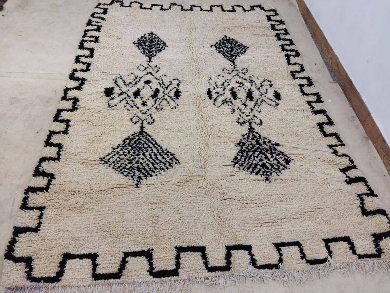 Handmade Moroccan Berber Rug 268 X 188 CM