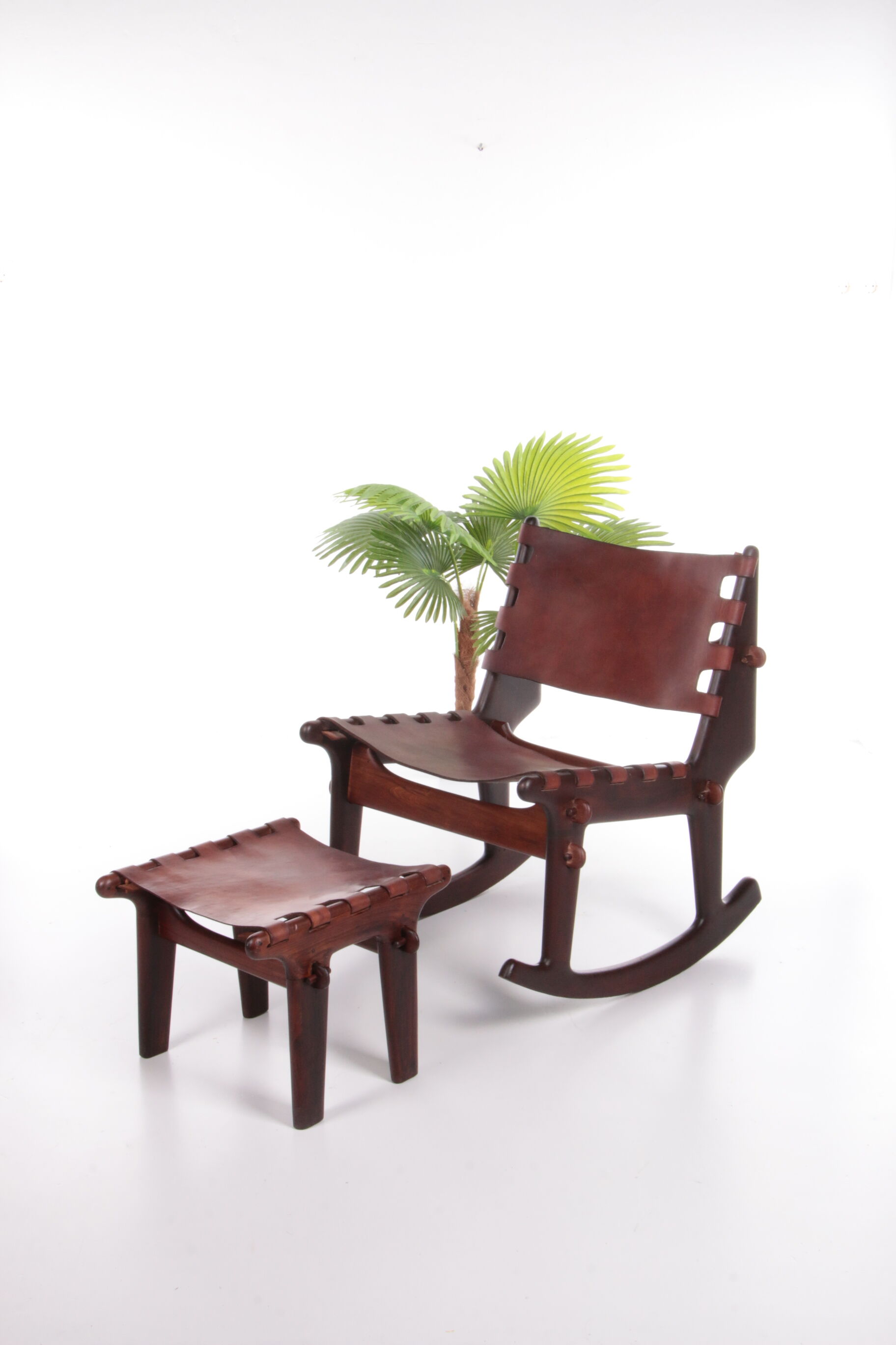 Vintage Design rocking chair design by Angel Pazmino, 1960