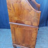 Walnut bramble secretary