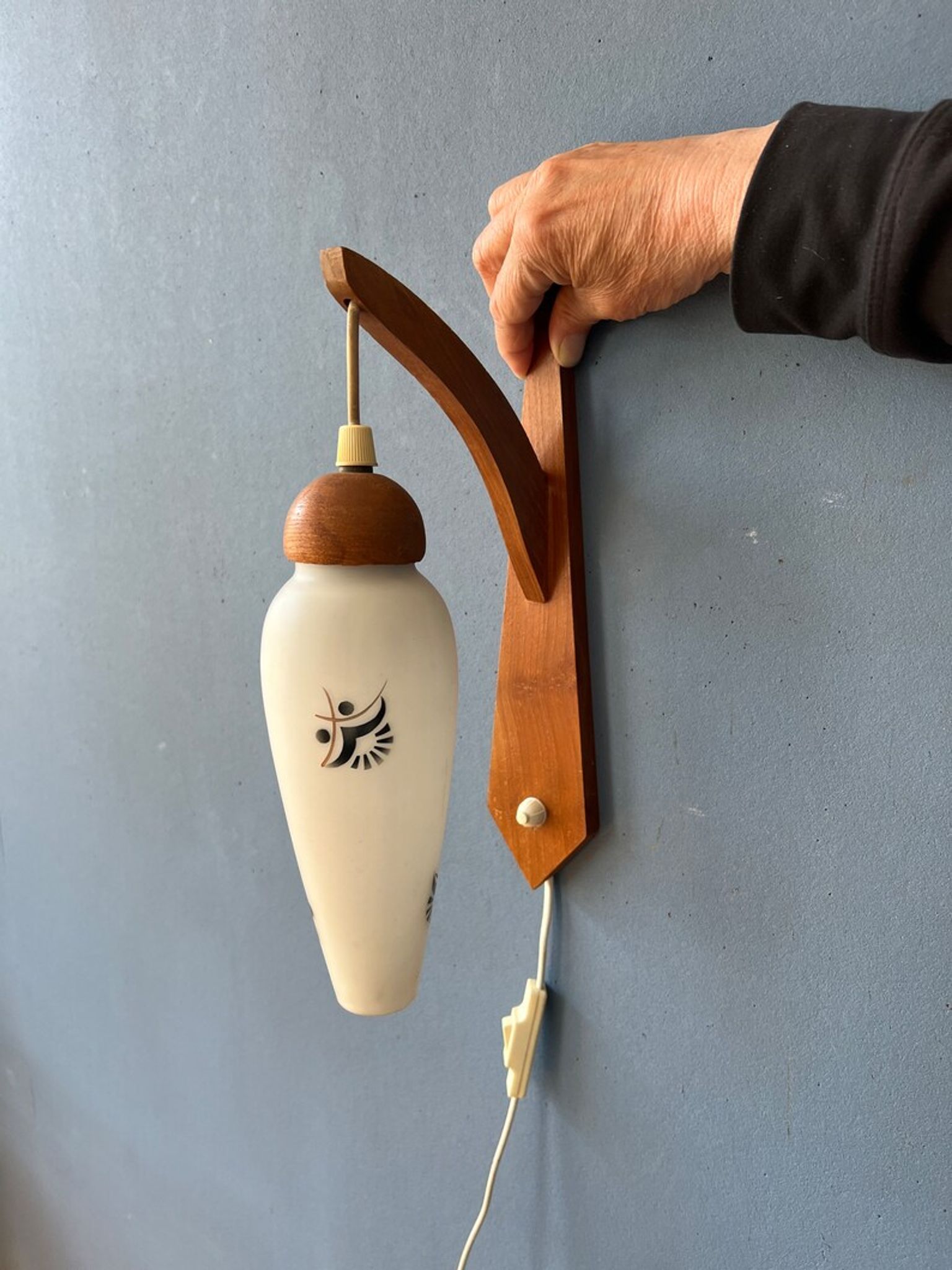 Teak wood wall lamp