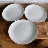 3 white porcelain plates for pasta like Saturnia restaurant