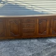 Enfilade picarde de style Louis XV en chêne massif