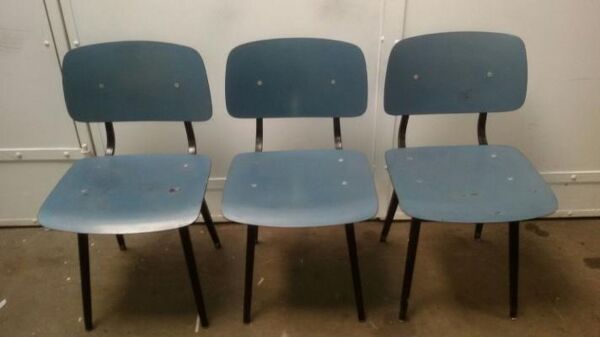 Chaises Revolt par Friso Kramer pour Ahrend de Cirkel, 1954