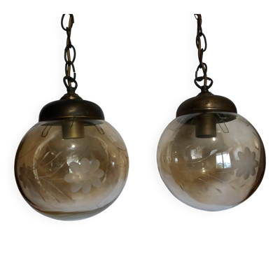 Suspensions globes en verre fumé ciselé style Kamenicky Senov, années 1970