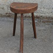 Farmhouse tripod stool in oak