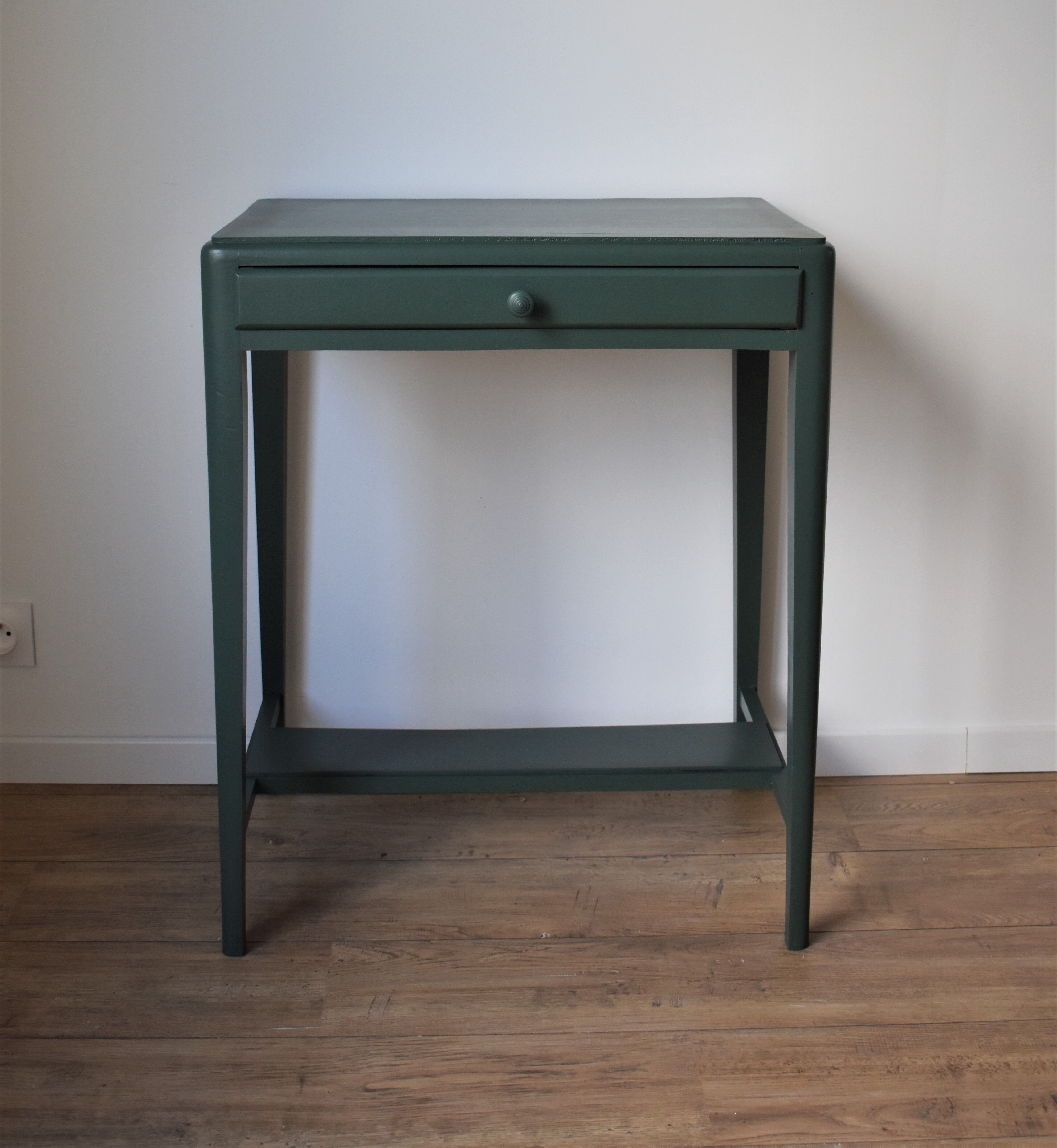 Sequoia green entrance console