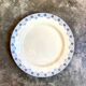 Round dish Hte Boulenger in white and blue iron earth, service "Lavoisier"