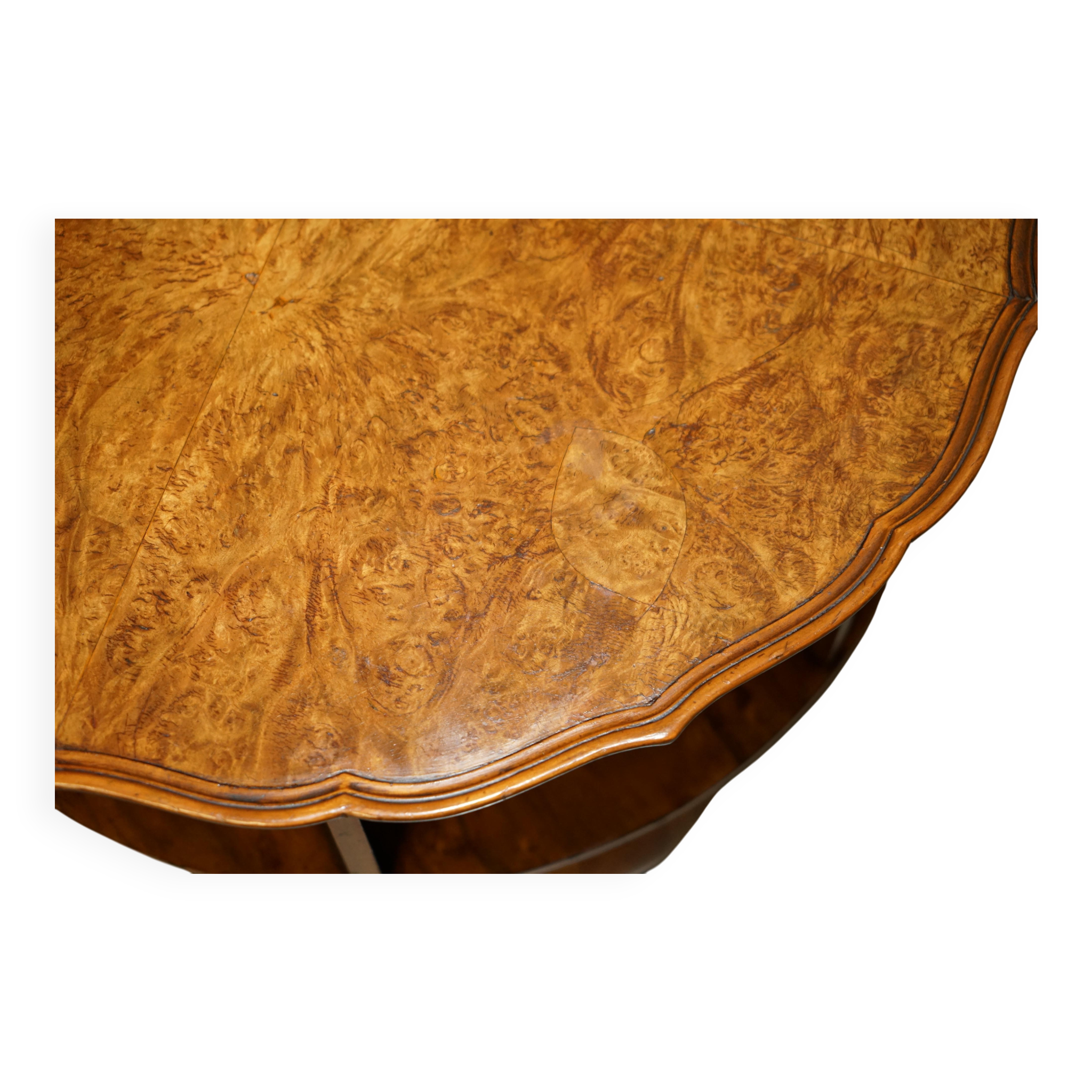 Table basse vintage Burr Walnut pivotante années 1940