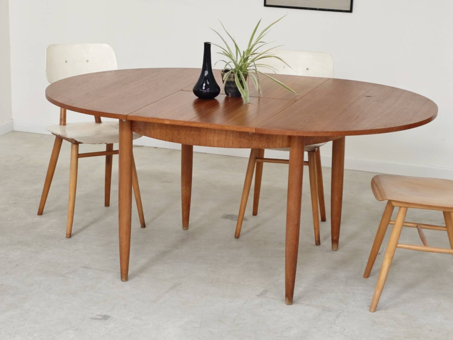Round extending table, light oak, East Germany, 1960s