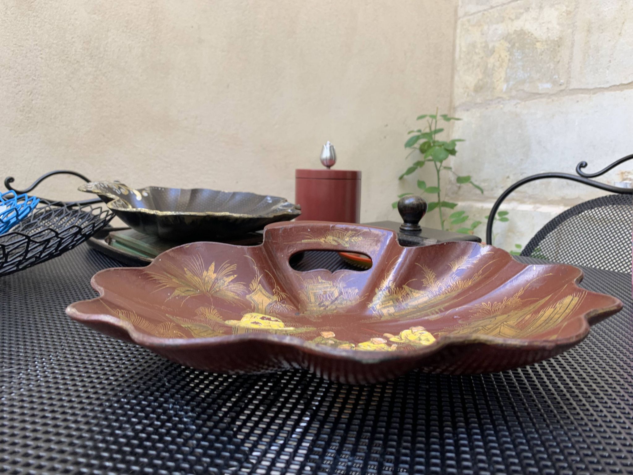 Napoleon III boiled cardboard crumb catcher