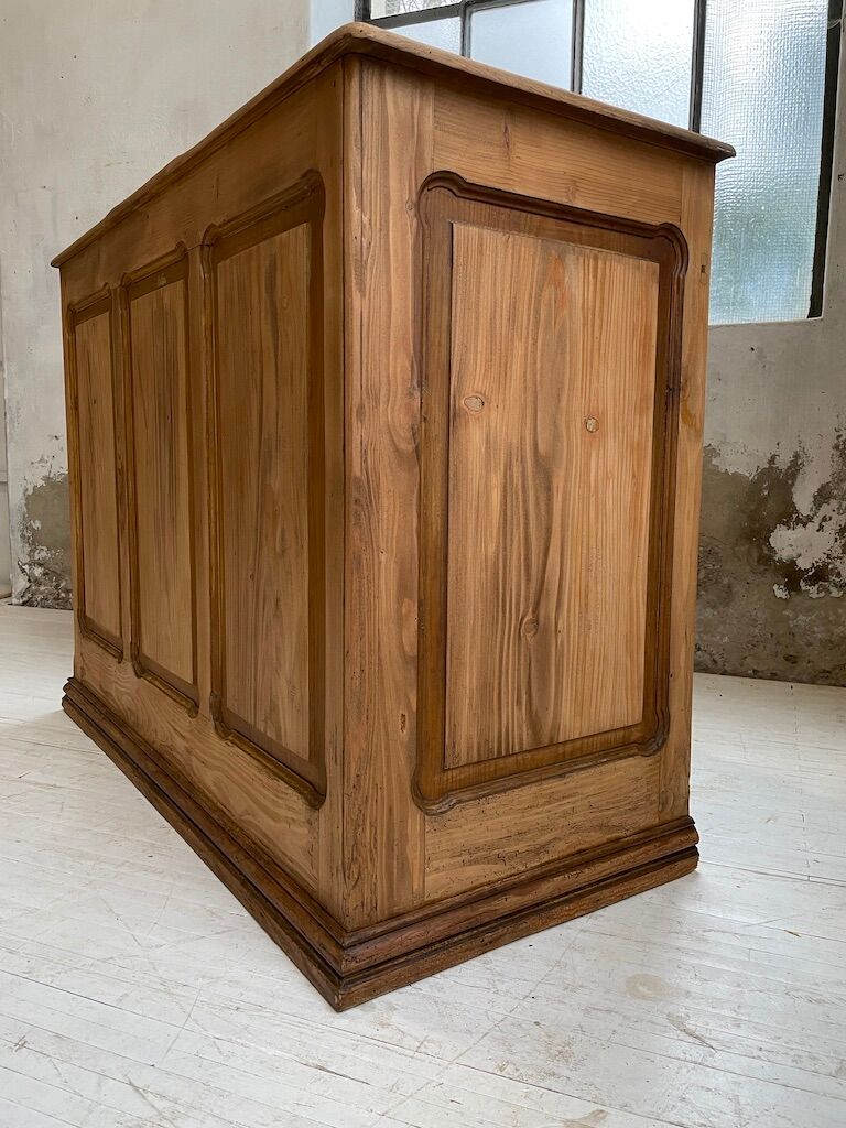 Pine shopping counter