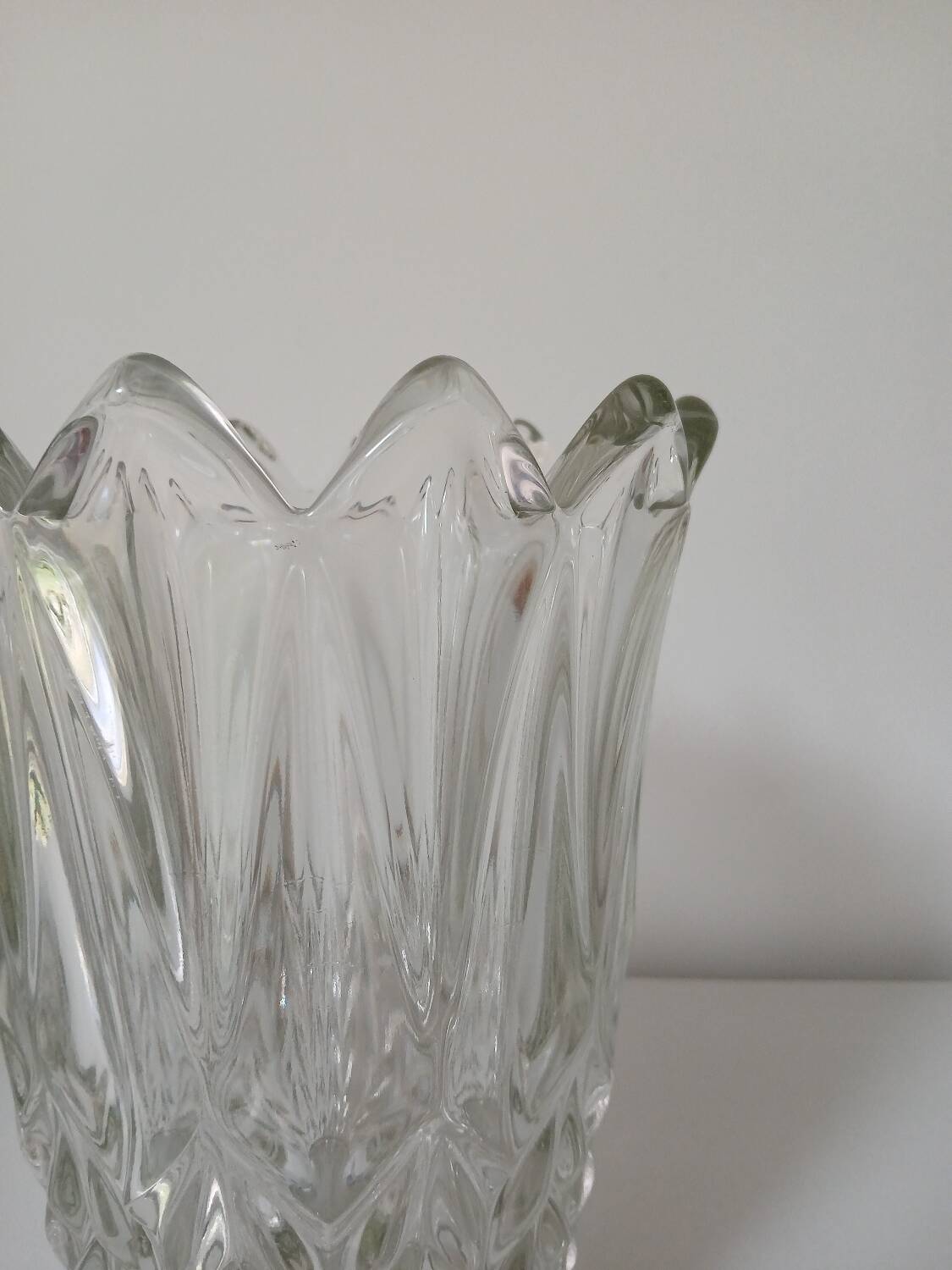 Glass vase, "wheat ears" motif