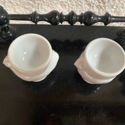 Set of 2 porcelain egg cups "hen"