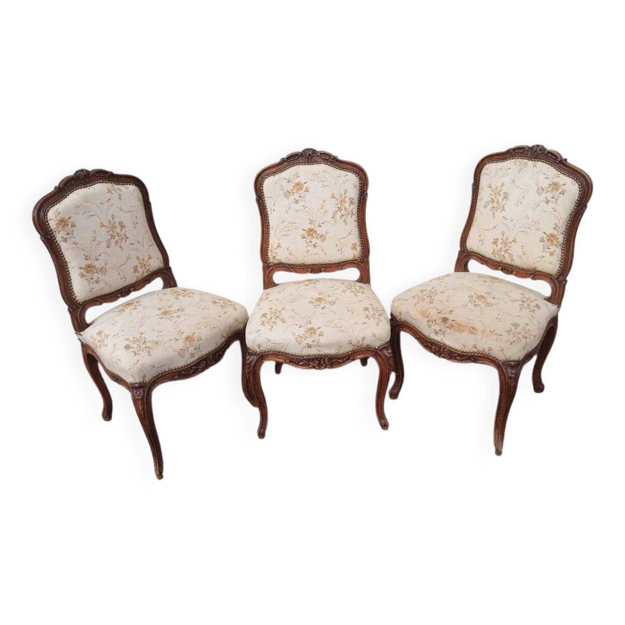 Suite de 3 fauteuils style Louis XV en bois sculpté – tapisserie tradi