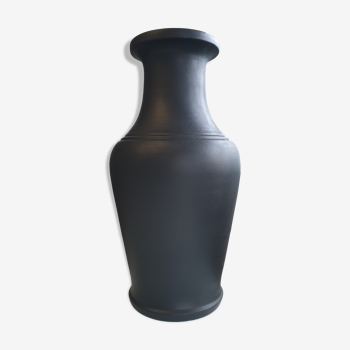 Vase en céramique noir mat