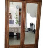 Armoire ancienne en bois massif