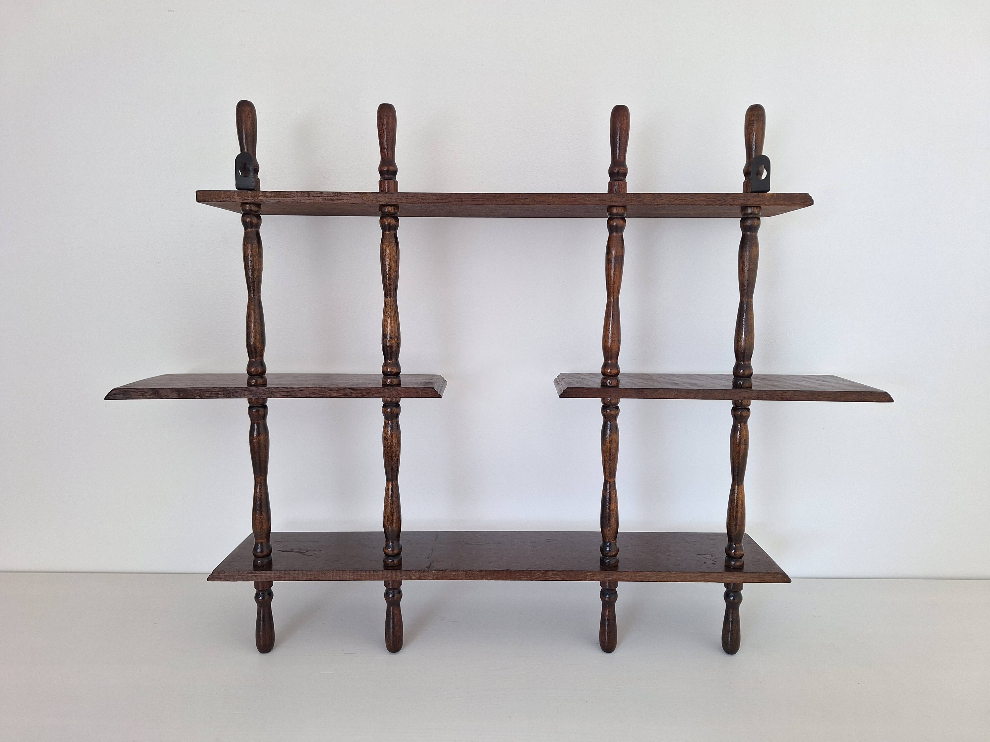 Etagère murale en bois