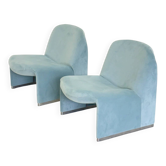 Fauteuil Alky en velours bleu bébé d'Anonima Castelli