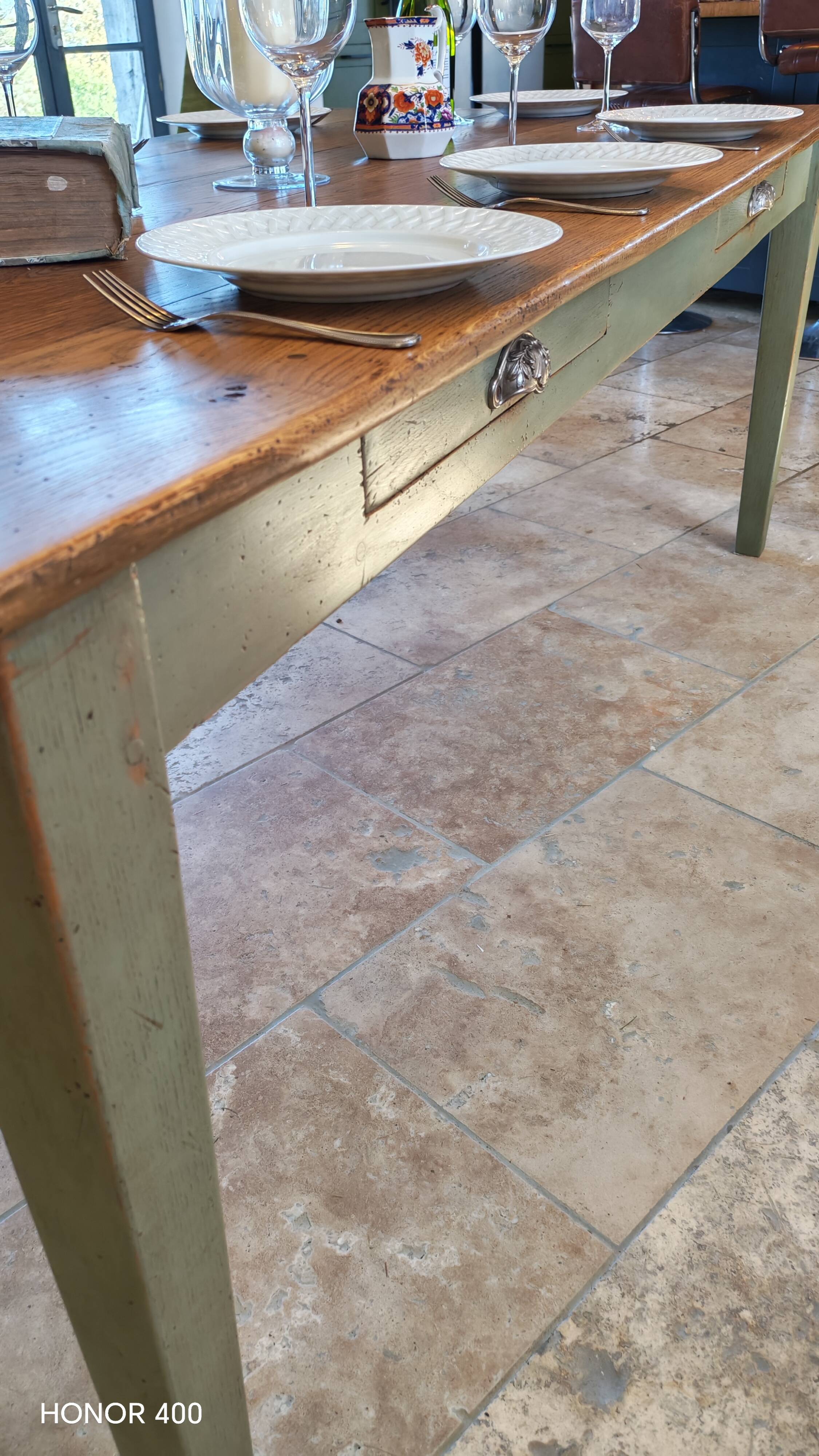 Table de ferme en chêne massif ,2 tiroirs, 2 rallonges,