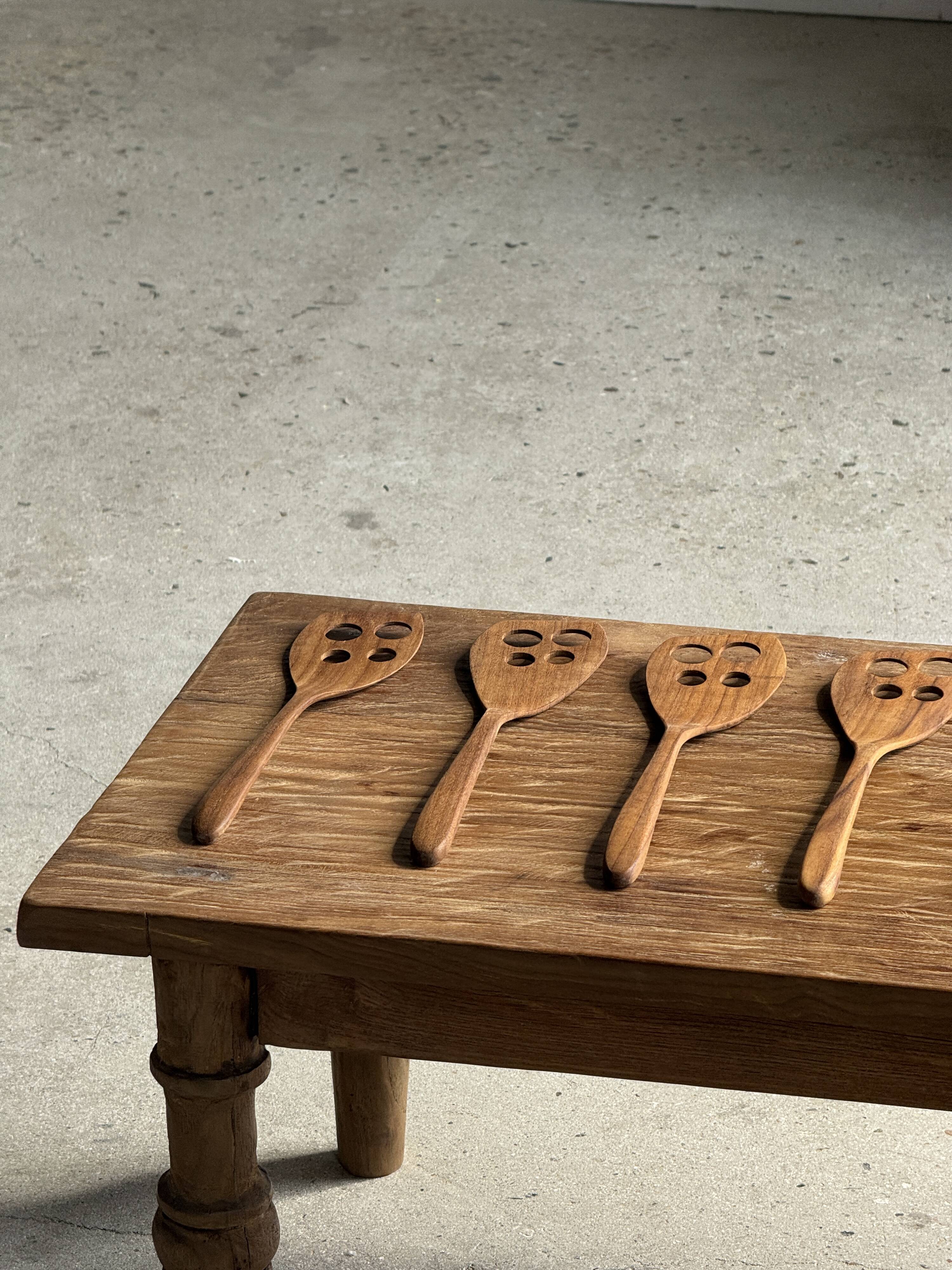 Slotted spatula, teak kitchen utensil L30 W8