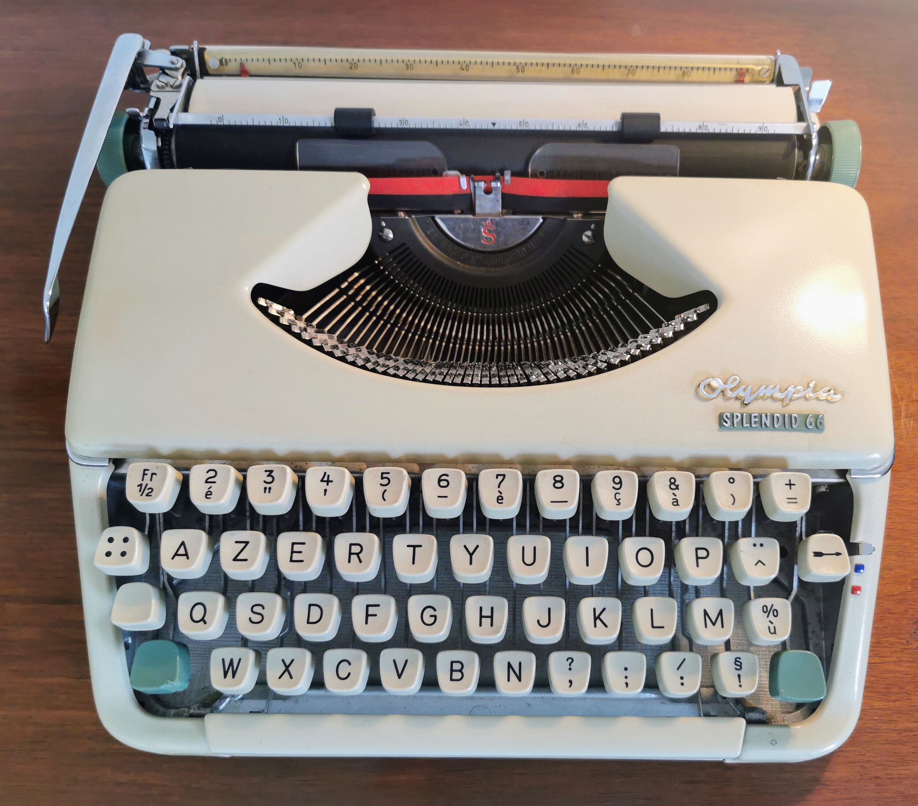 Typewriter Olympia Splendid 66