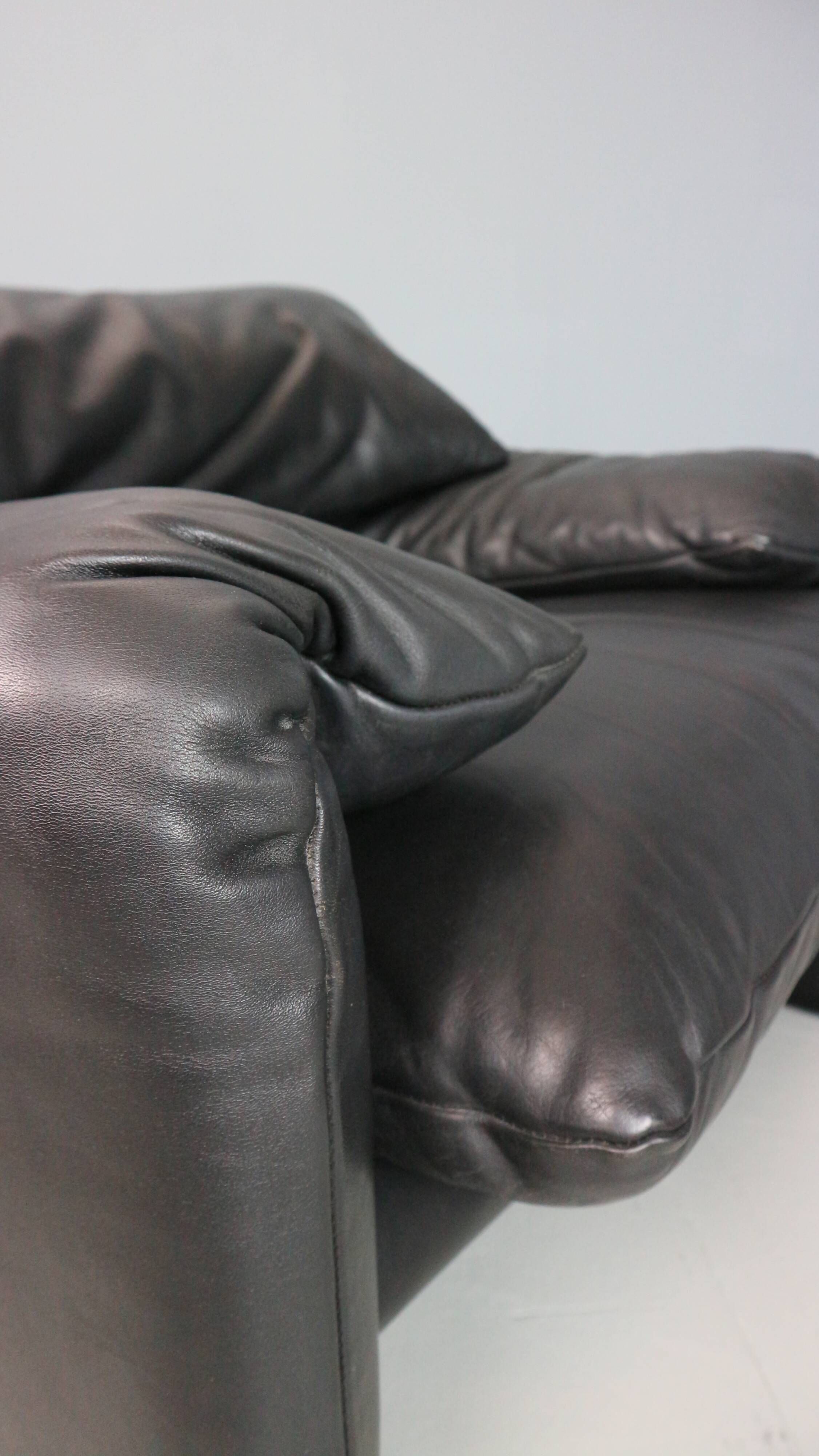 Vico Magistretti Maralunga Black Leather Lounge Chair for Cassina, 1980s