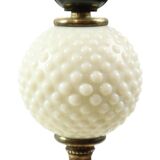Pied de lampe en verre laiteux et laiton, années 1970
