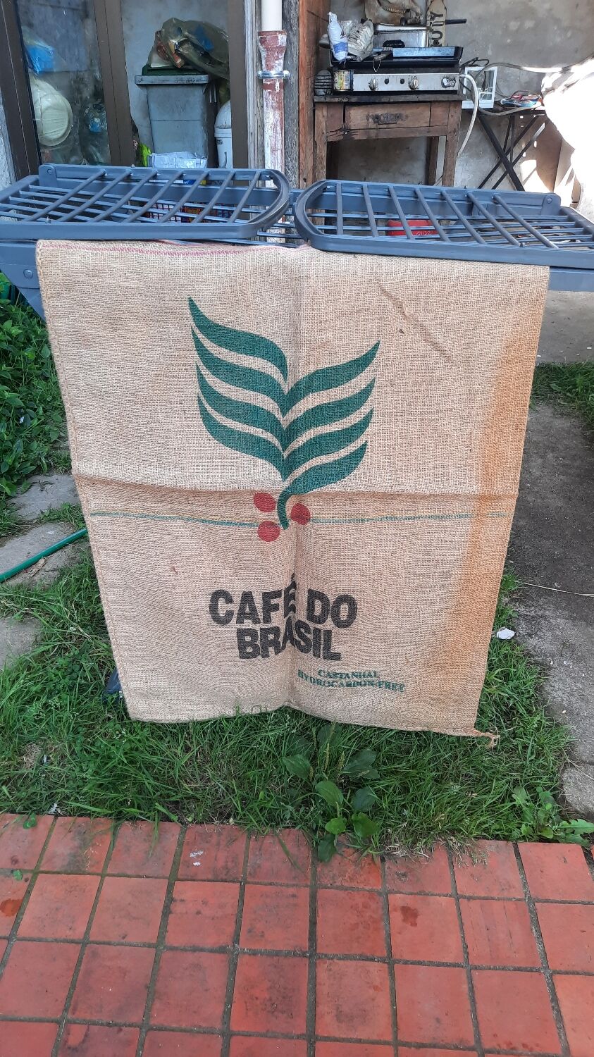 Set of 4 burlap bags