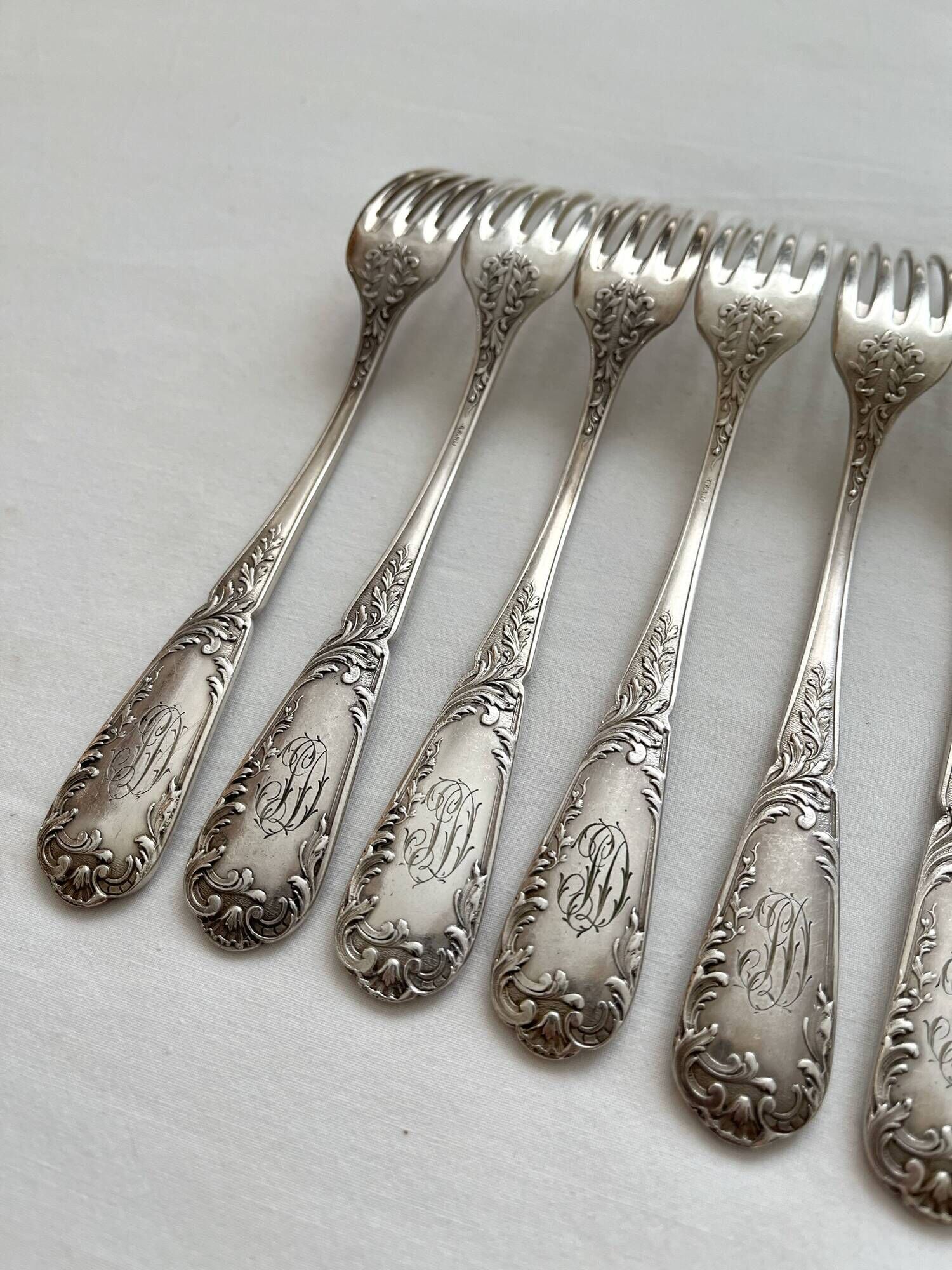 Set de 8 fourchettes en métal argenté sfam