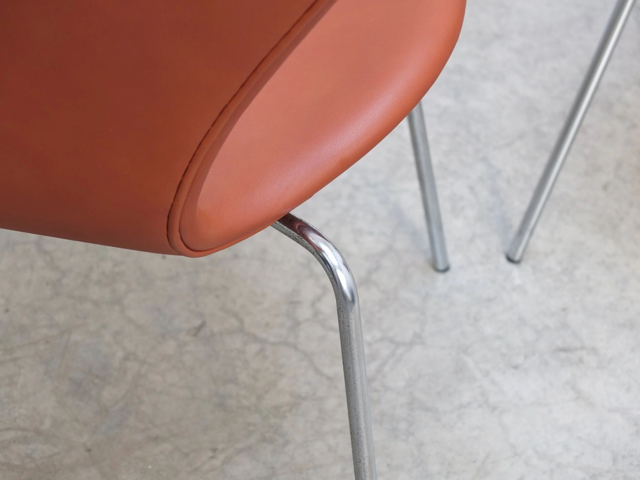 'Series 7' chairs in cognac leather by Arne Jacobsen for Fritz Hansen, 1955