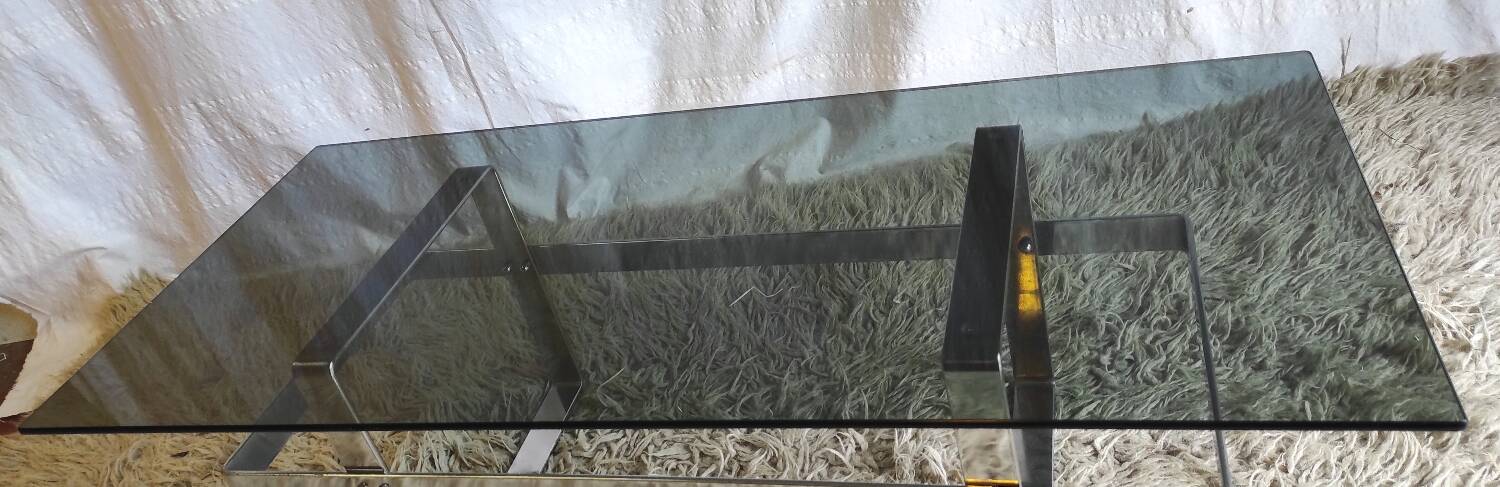 Designer coffee table in chrome metal and smoked glass - 70s/80s