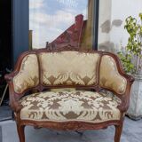 Louis XV shepherdess armchair in carved walnut